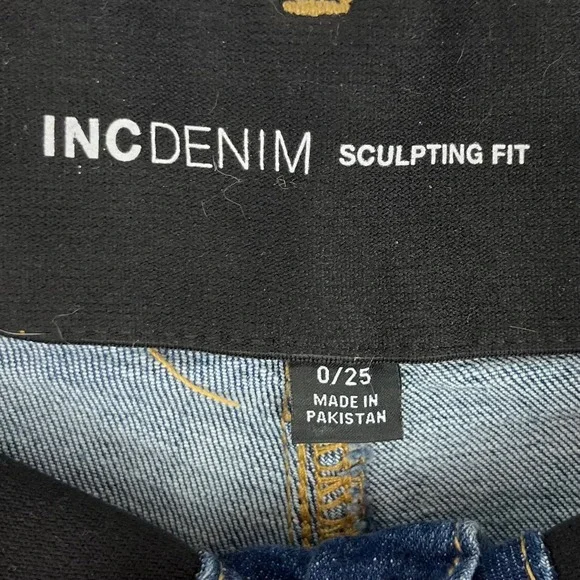 INC Denim Sculpting Fit Wide Leg Jeans Medium Wash Frayed Hem 0/25 Distressed - Picture 6 of 8